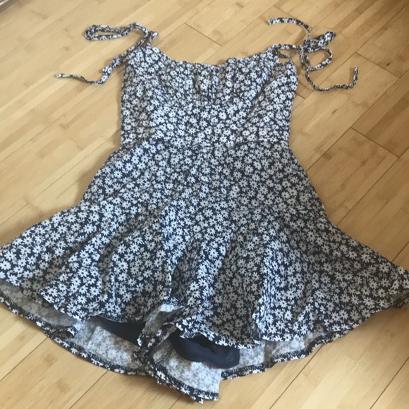 Princess Polly Thornsen Romper Blue Floral Print - Picture 2 of 11